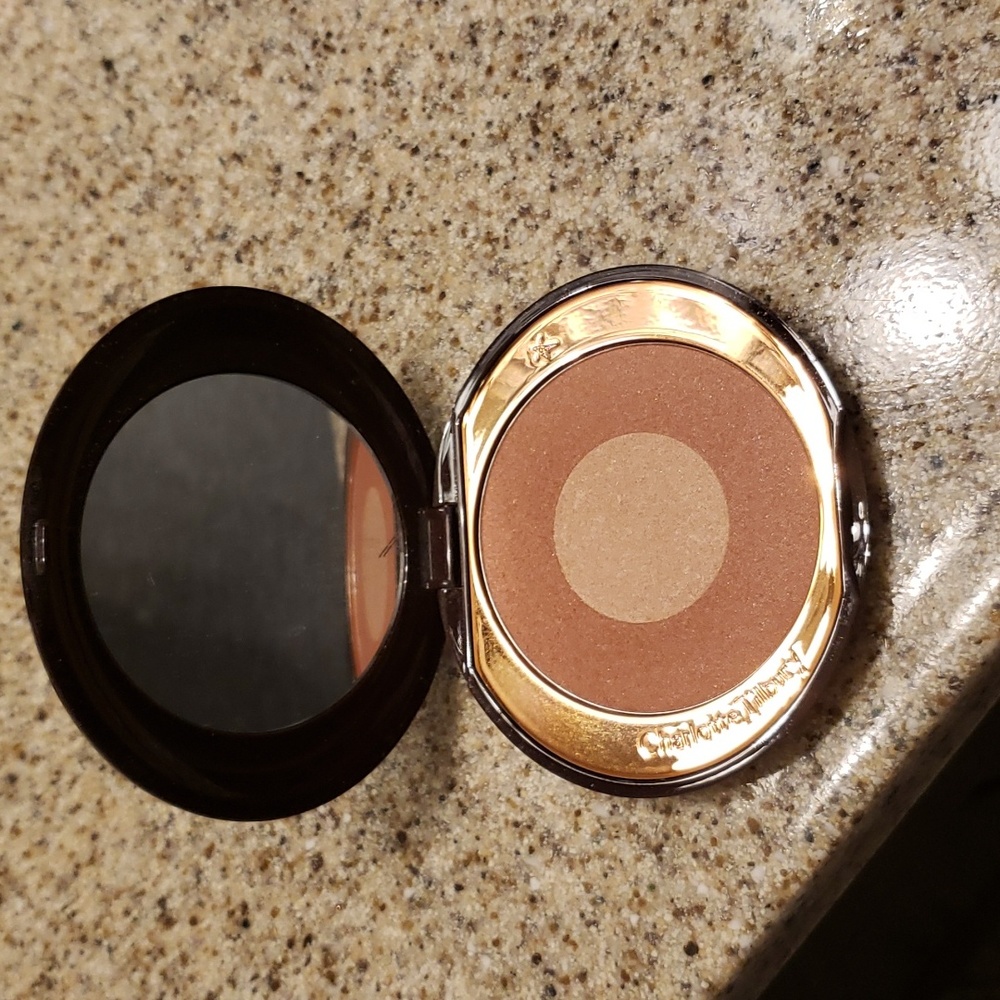 Charlotte Tilbury pillow talk